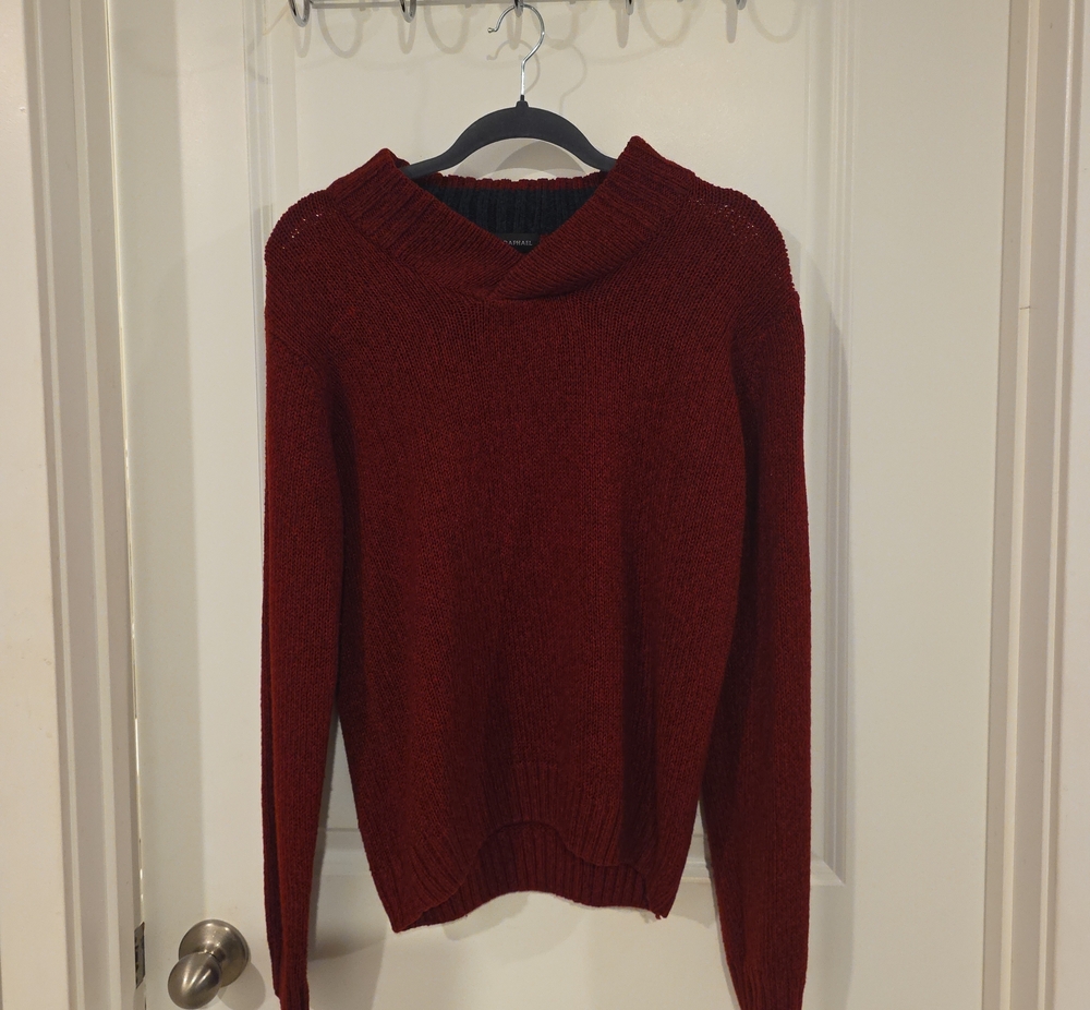 Men's V-Neck Knit Sweater in Burgundy